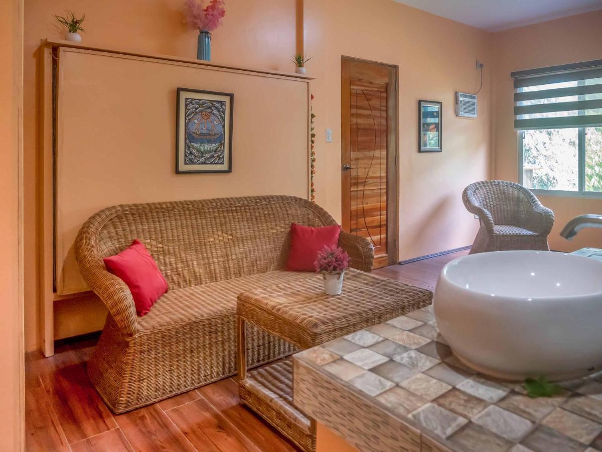 Blue Moon Guesthouse Пуэрто-Принцеса Экстерьер фото